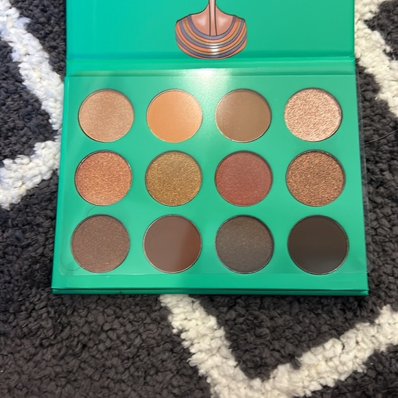 New in original box never used The Nubian By Juvia’s eyeshadow palette - Picture 3 of 5